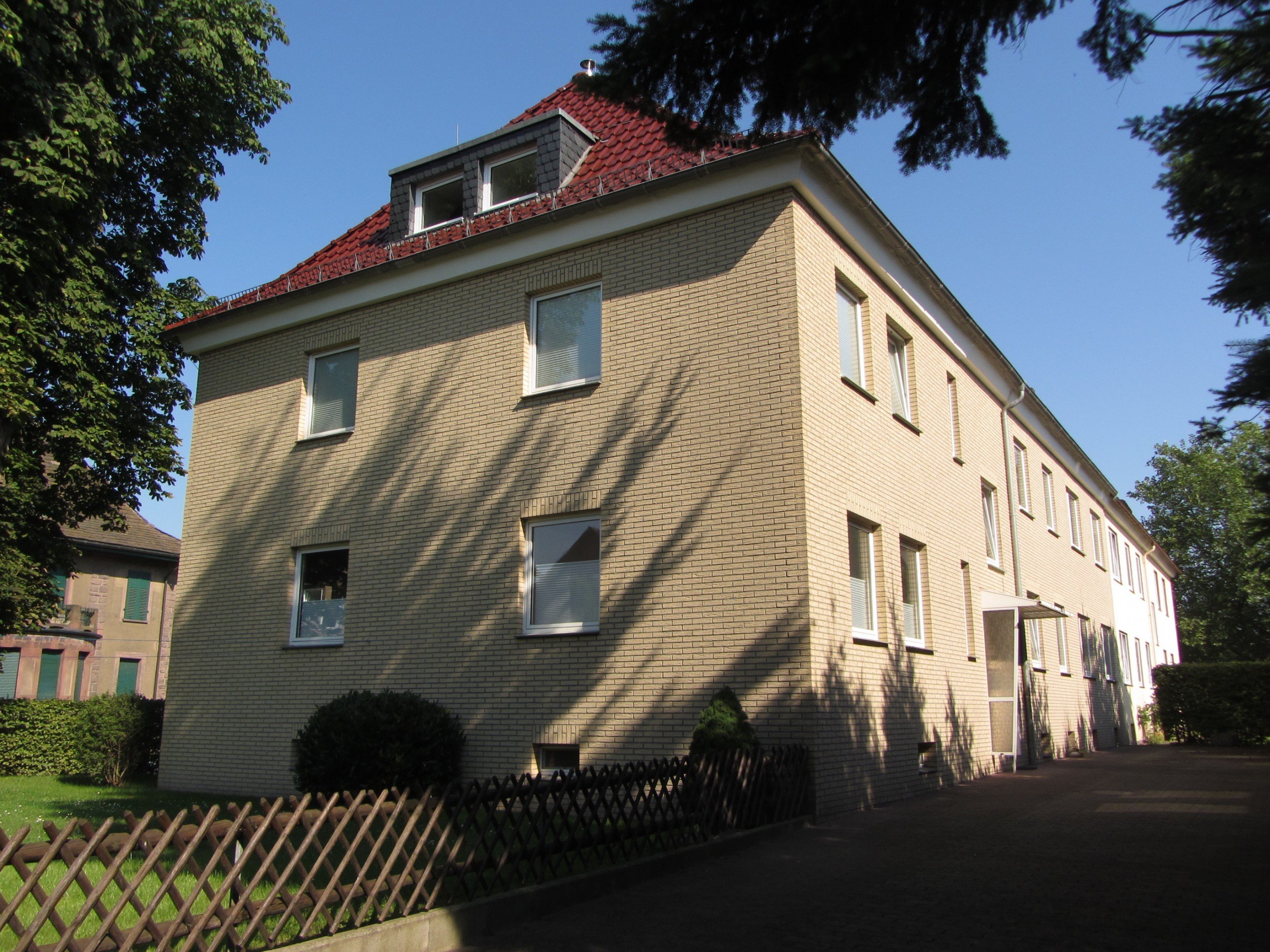 Foto Mehrfamilienwohnhaus