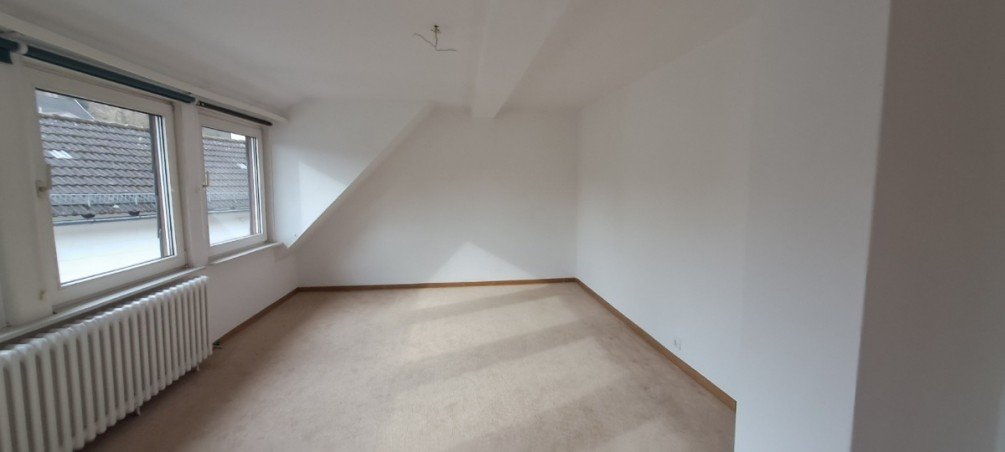 Zimmer I OG Einfamilienhaus Holzminden/Neuhaus