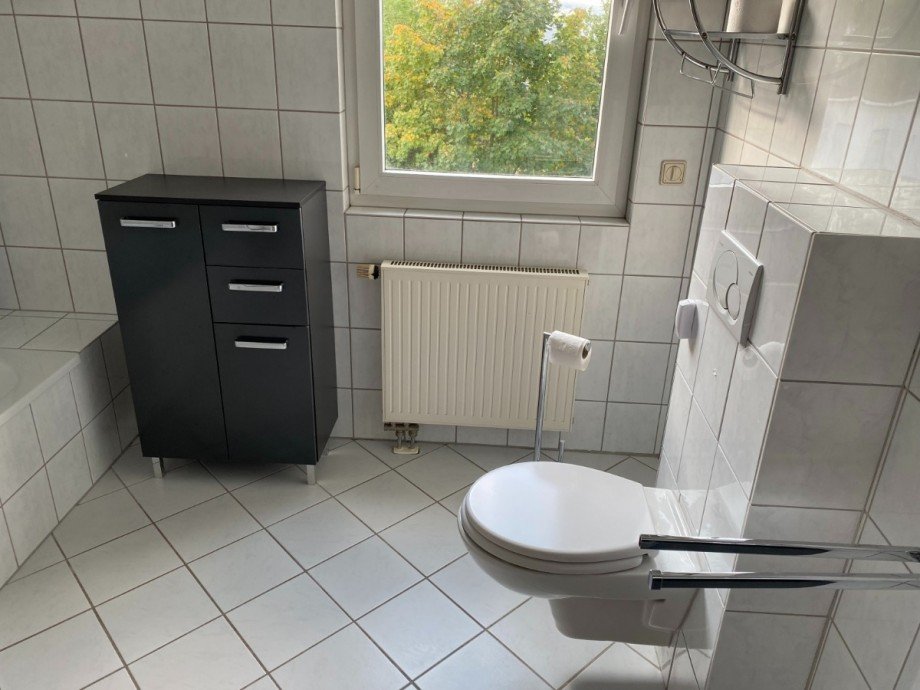 Bad - www.immobilien-heise.de Etagenwohnung Holzminden