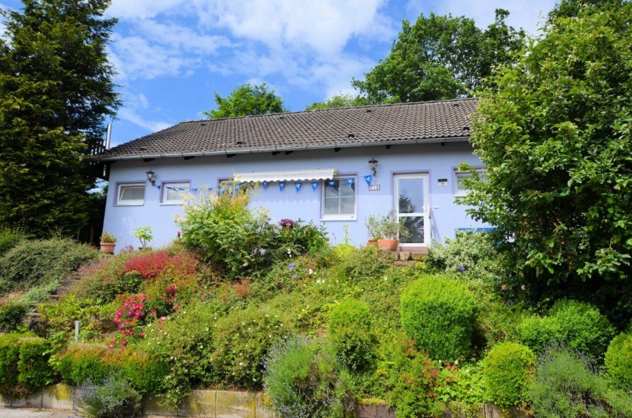 1-Familienwohnhaus mit Doppelcarport in landschaftlich reizvoller Lage Einfamilienhaus Heinade