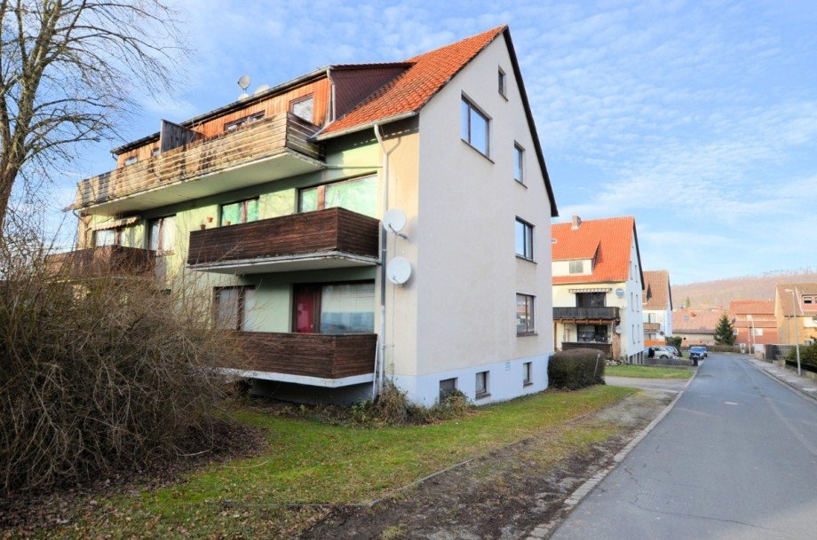 Heise Immobilien - 6-Familienwohnhaus mit Garagen - Delligsen Mehrfamilienhaus Delligsen