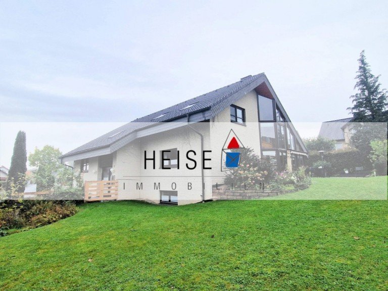 Schöne Erdgeschosswohnung in einem Zweifamilienhaus in bevorzugter Wohnlage (Lüchtringen).* vier Zimmer, Küche, zwei B ...