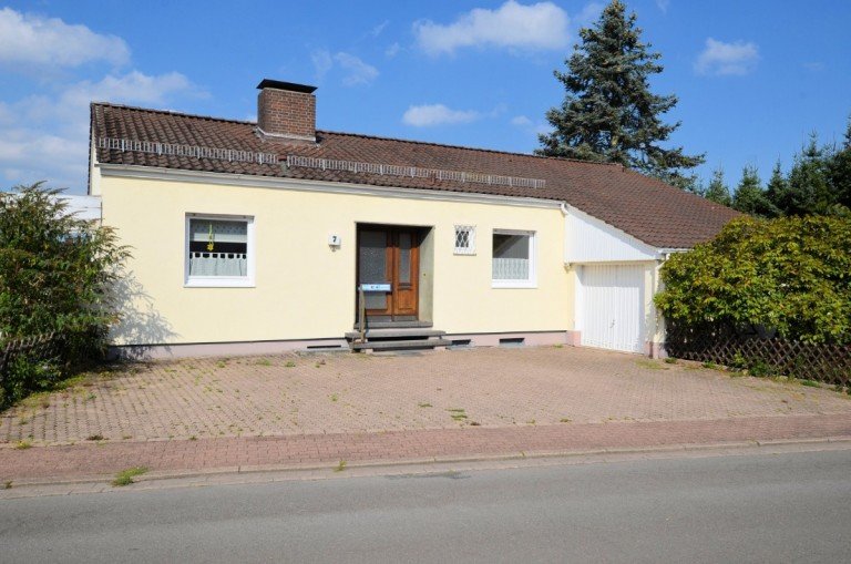 1-Familienwohnhaus mit Garage in bevorzugter Wohnlage mit Sicht zum Köterberg* Nähe Landschulheim - Wohngebiet Hungerbo ...