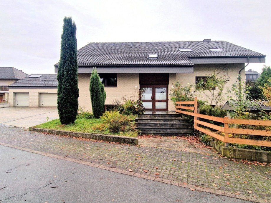Sch�ne Erdgeschosswohnung in einem Zweifamilienhaus - L�chtringen Erdgeschosswohnung H�xter