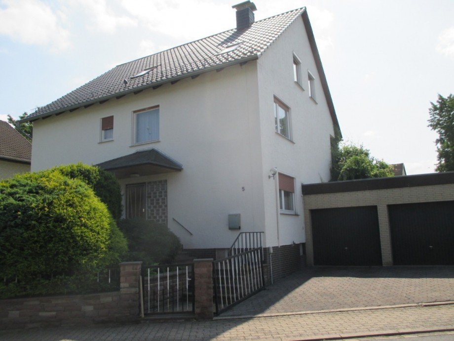 Heise Immobilien - 3-Familienwohnhaus Eschershausen Scharfoldendorf Mehrfamilienhaus Eschershausen