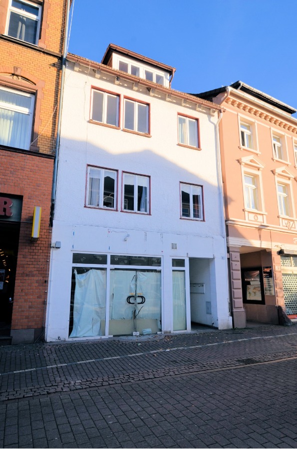 Heise Immobilien - Wohn- und Gesch�ftshaus - Innenstadt Reihenmittelhaus Holzminden