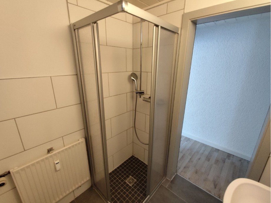 Bad - www.immobilien-heise.de Souterrainwohnung Holzminden