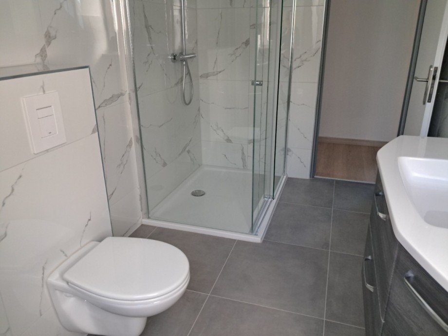 Bad Dachgeschosswohnung Holzminden/Neuhaus