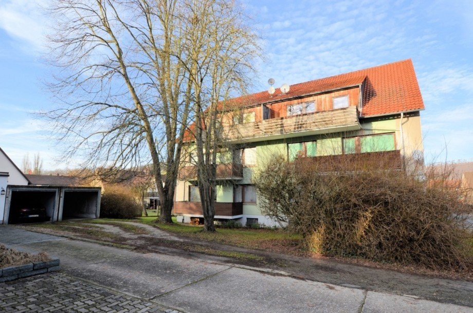 Heise Immobilien - 6-Familienwohnhaus mit Garagen - Delligsen Mehrfamilienhaus Delligsen