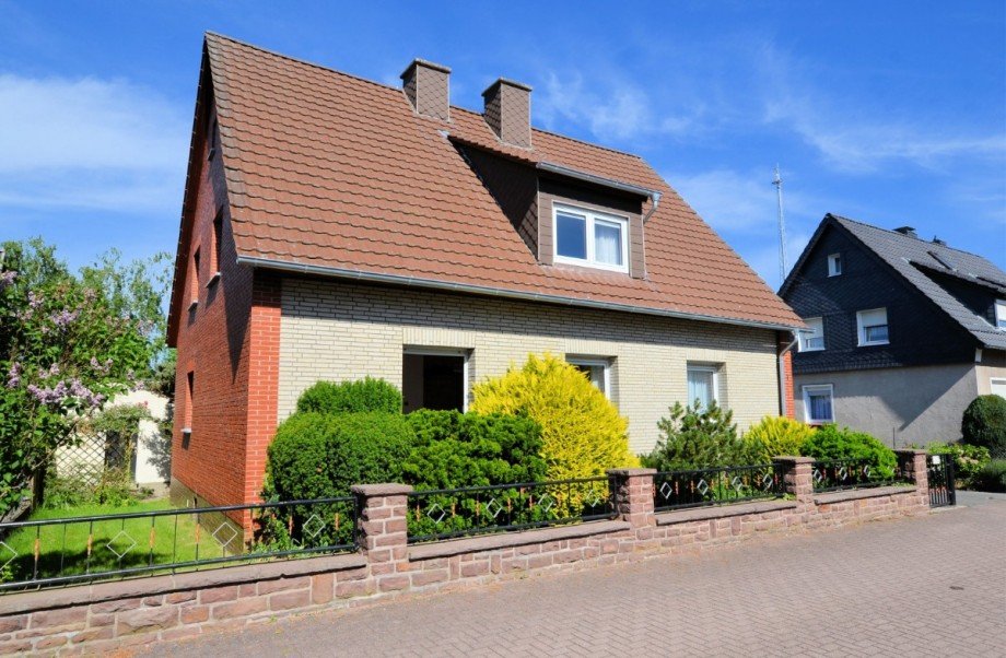 2-Familienwohnhaus mit Doppelgarage - Heise Immobilien Einfamilienhaus F�rstenberg