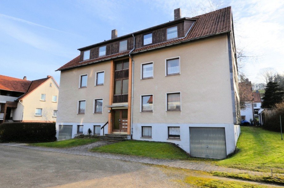 Heise Immobilien - 6-Familienwohnhaus mit Garagen - Delligsen Mehrfamilienhaus Delligsen