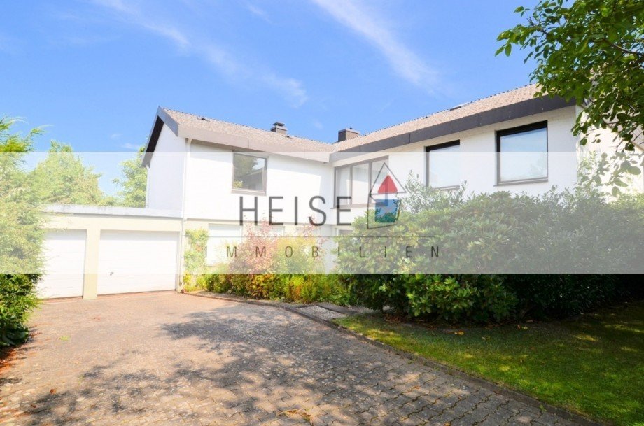 1-Familienwohnhaus mit Doppelgarage in Holzminden Einfamilienhaus Holzminden
