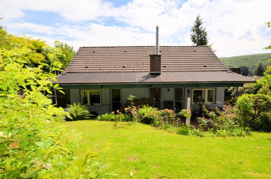 1-Familienwohnhaus mit Doppelcarport in landschaftlich reizvoller Lage Einfamilienhaus Heinade