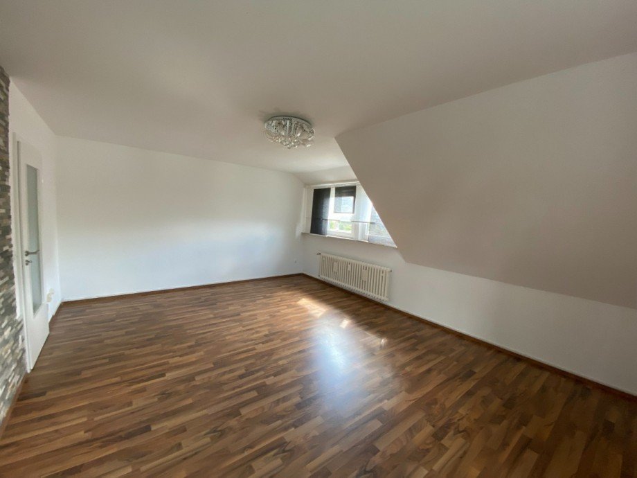 Wohnzimmer - www.immobilien-heise.de Dachgeschosswohnung Bevern