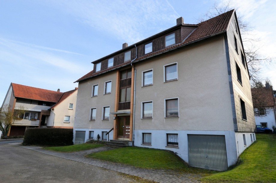 Heise Immobilien - 6-Familienwohnhaus mit Garagen - Delligsen Mehrfamilienhaus Delligsen