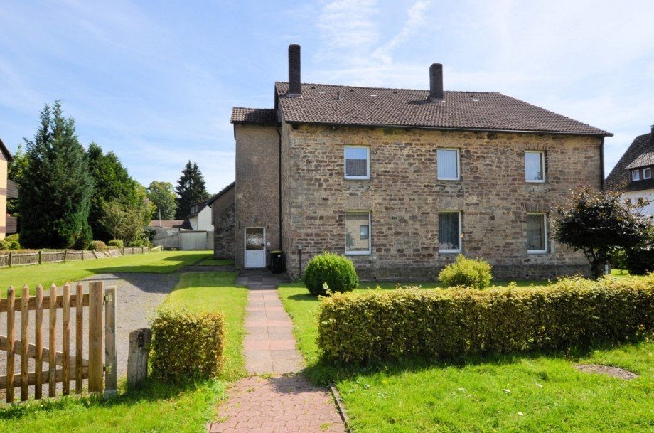 Heise Immobilien - Mehrfamilienwohnhaus mit Nebengelass - Neuhaus - Solling Mehrfamilienhaus Holzminden