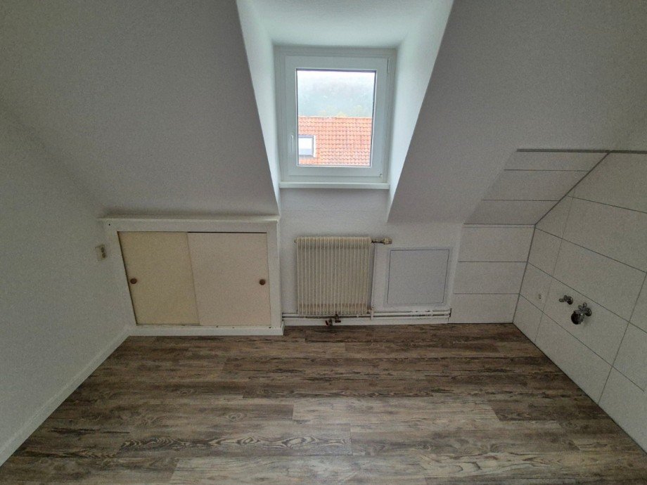 2-Zimmer-Dachgeschosswohnung mit Balkon in H�xter - Heise Immobilien Dachgeschosswohnung H�xter