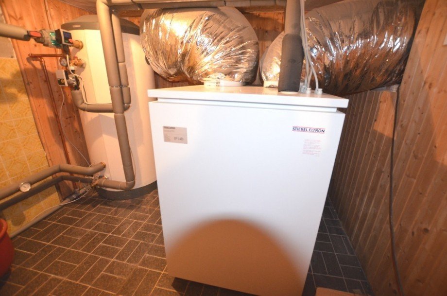 W�rmepumpe von Stiebel Eltron - Baujahr 2013 Einfamilienhaus Holzminden-Neuhaus