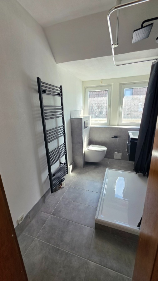 Bad - www.immobilien-heise.de Etagenwohnung Holzminden