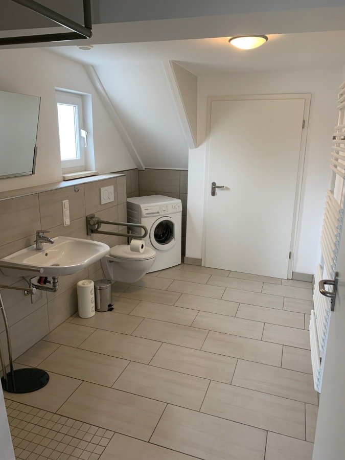 Bad EG. - www.immobilien-heise.de Reiheneckhaus Holzminden