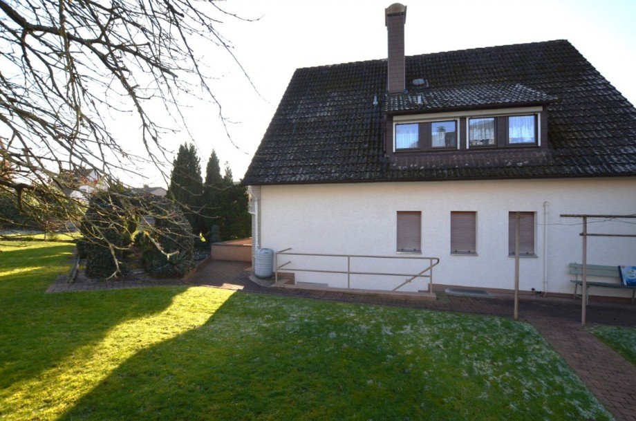 Zweifamilienwohnhaus mit Garage in Holzminden Zweifamilienhaus Holzminden