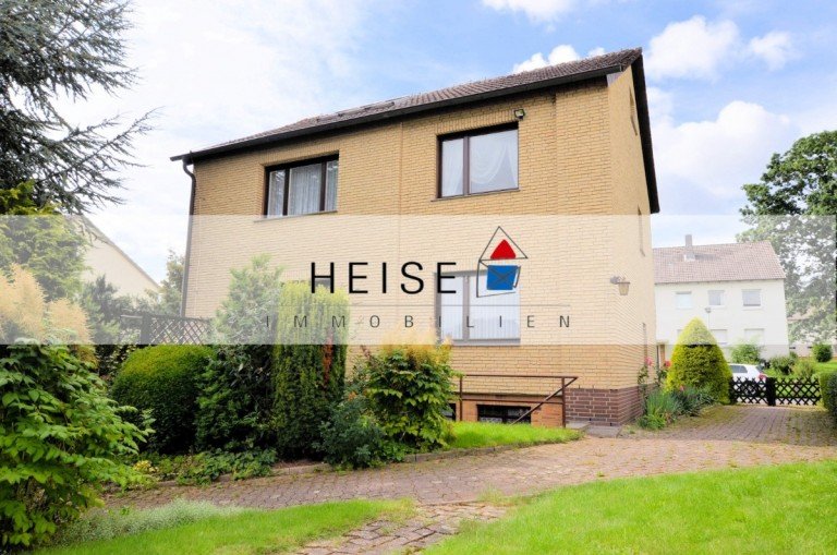 2-Familienwohnhaus mit Nebengelass-Garage in Stadtoldendorf* Baujahr: 1960* Grundstücksgröße: 885 m² * Wohn-/Nutzfläc ...
