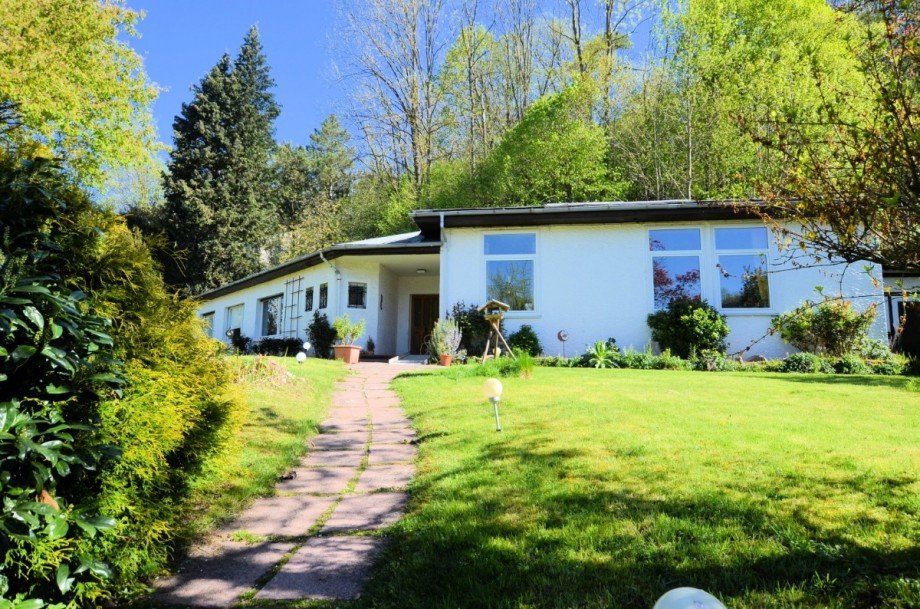 Heise Immobilien - Wohnhaus in Holzminden - Ortsrand Einfamilienhaus Holzminden