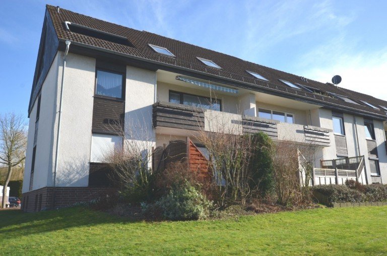 Eigentumswohnung mit Balkon in ruhiger Wohnlage* I. Obergeschoss rechts, Whng-Nr. 16* Baujahr: 1981* Wohnfläche: ca. ...