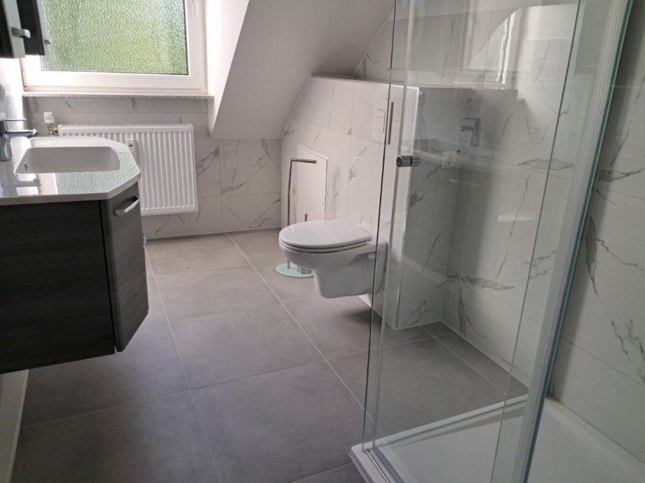 Bad Dachgeschosswohnung Holzminden/Neuhaus