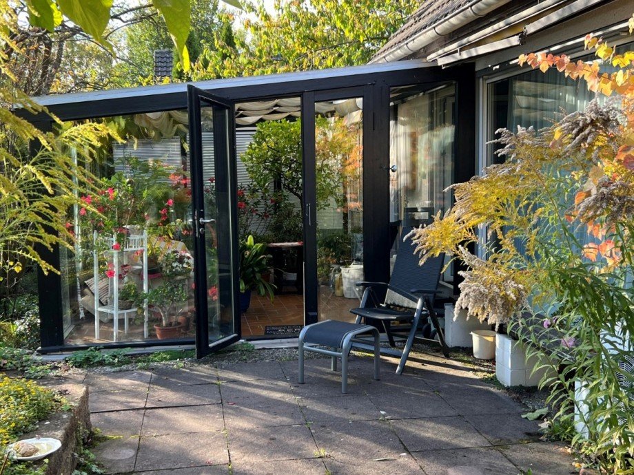 Heise Immobilien - 1-Familienwohnhaus mit Carport Einfamilienhaus Holzminden