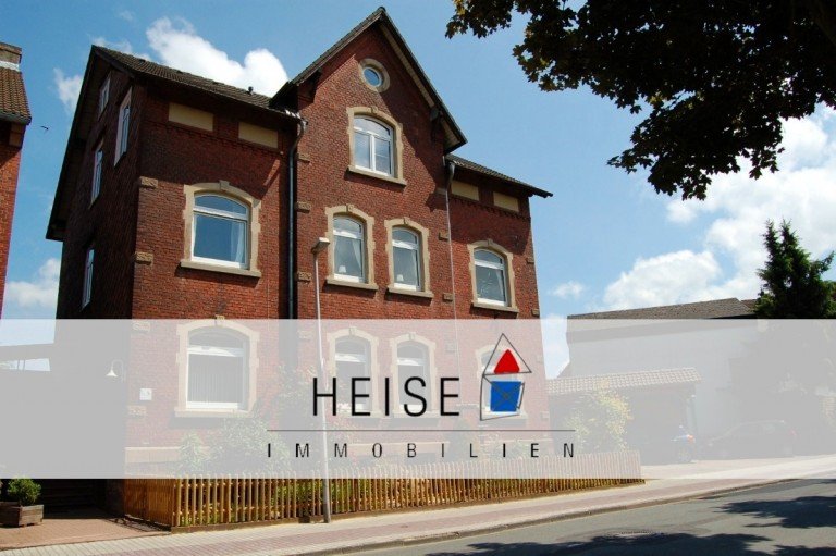4 Zimmer-Mietwohnung über zwei Etagen (II OG & DG) mit Balkon zu vermieten* Baujahr 1900* Wohnfläche ca. 107m²* II. O ...