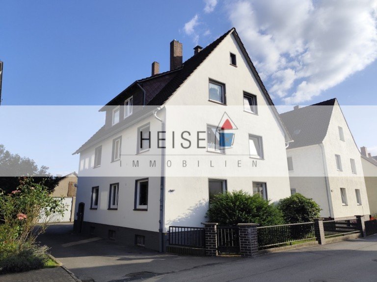 Frontansicht - www.immobilien-heise.de Holzminden - Stadtnahe und ruhige Wohnlage Erdgeschosswohnung Renovierte 4-Zimmer Mietwohnung im Erdgeschoss - ruhige und bevorzugte Wohnlage