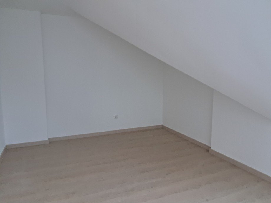 Schlafzimmer 1 Dachgeschosswohnung Holzminden/Neuhaus