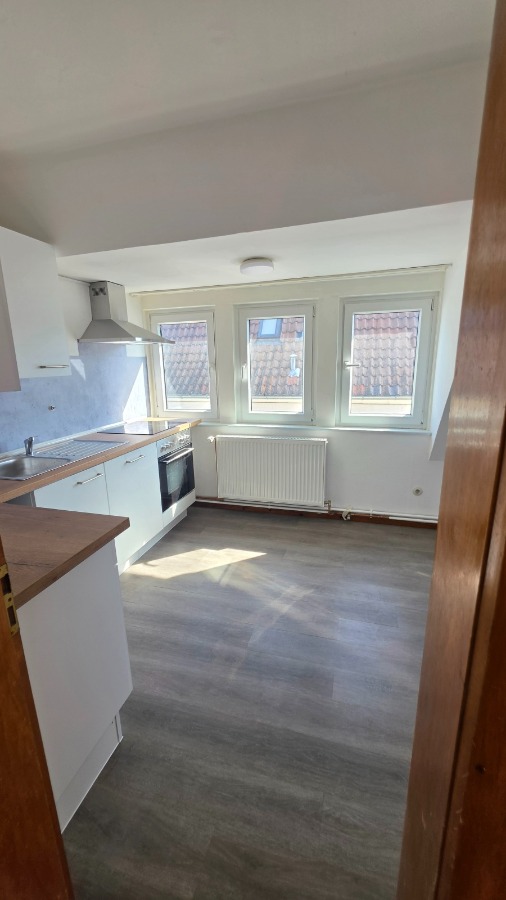 K�che mit EBK - www.immobilien-heise.de Etagenwohnung Holzminden