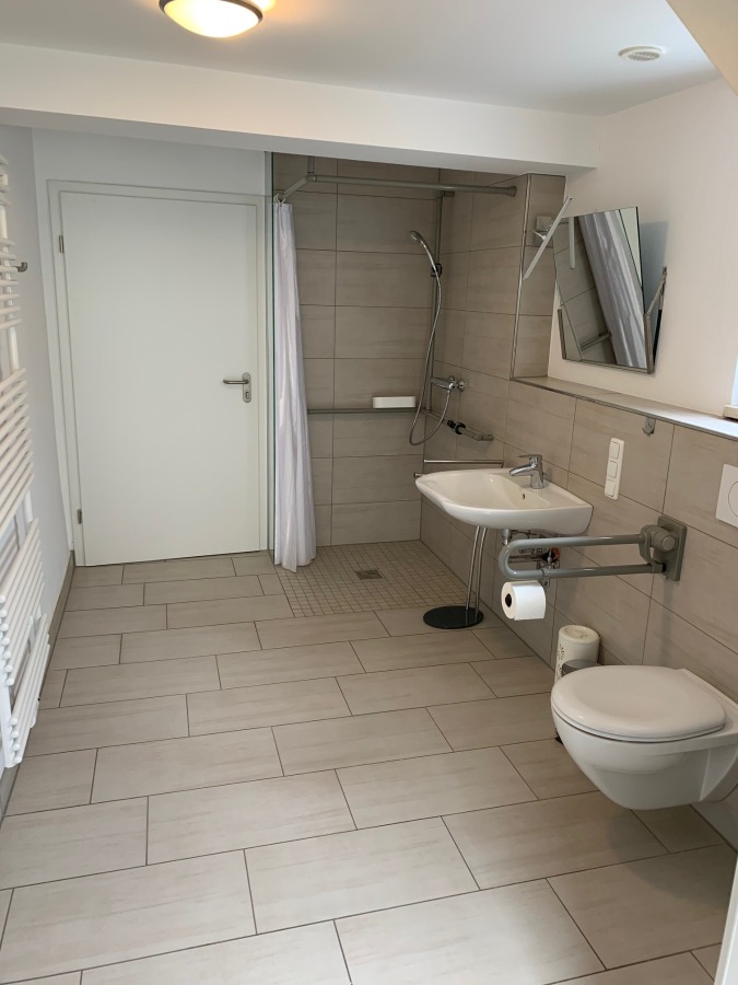 Bad EG. - www.immobilien-heise.de Reiheneckhaus Holzminden