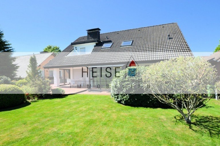 Großzügiges 1-Familienwohnhaus mit Einliegerwohnung und Garage mit unverbauter Sicht über Wiesen und Felder * Baujahr: ...