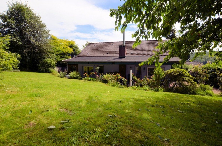 1-Familienwohnhaus mit Doppelcarport in landschaftlich reizvoller Lage Einfamilienhaus Heinade
