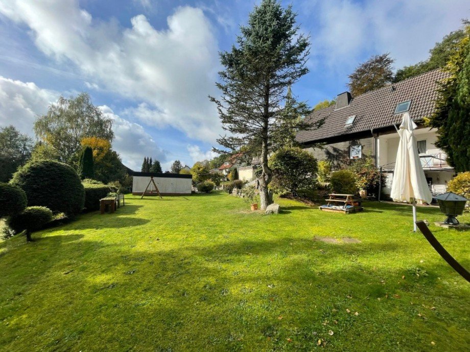 Heise Immobilien - Neuhaus - Ortsrandlage - www.immobilien-heise.de Einfamilienhaus Holzminden-Neuhaus