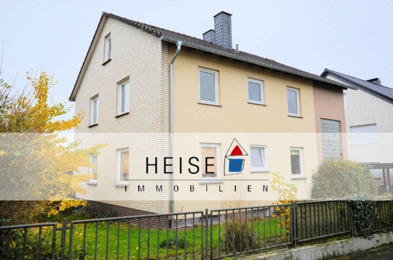 2-Familienwohnhaus mit Doppelgarage in ruhiger Wohnlage* Baujahr: 1963, Wintergartenanbau 2002* Grundstücksgröße: 530 ...
