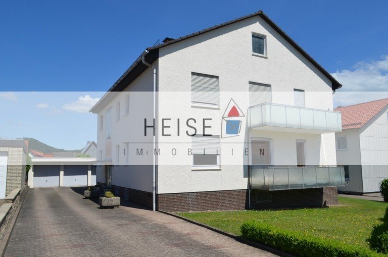 Gepflegte Eigentumswohnung mit Balkon und Garage in einem ruhigem 4 Familienhaus* Baujahr: 1975* Wohnfläche: ca. 71 m² ...
