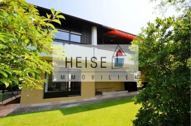 Hauptbild Gepflegtes Einfamilienhaus mit Garage und Carport in Holzminden zu verkaufen