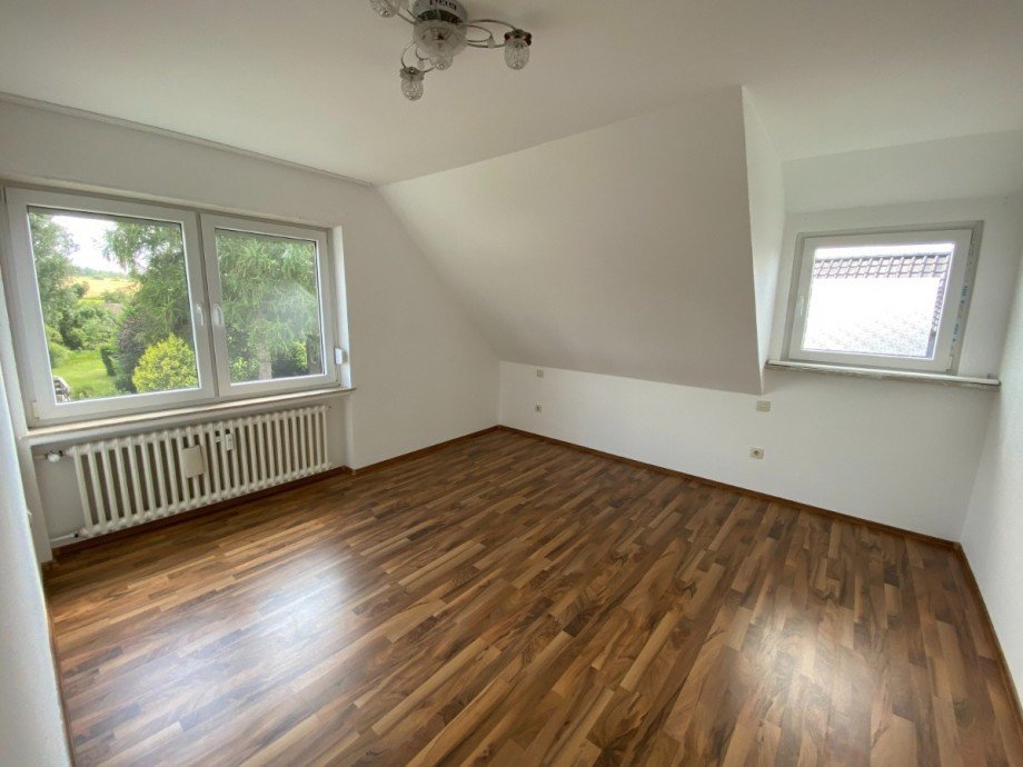 Schlafzimmer - www.immobilien-heise.de Dachgeschosswohnung Bevern