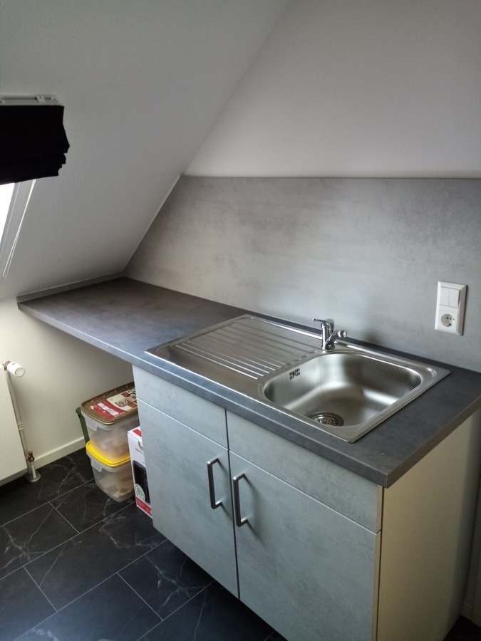 K�che mit EBK - www.immobilien-heise.de Dachgeschosswohnung Holzminden