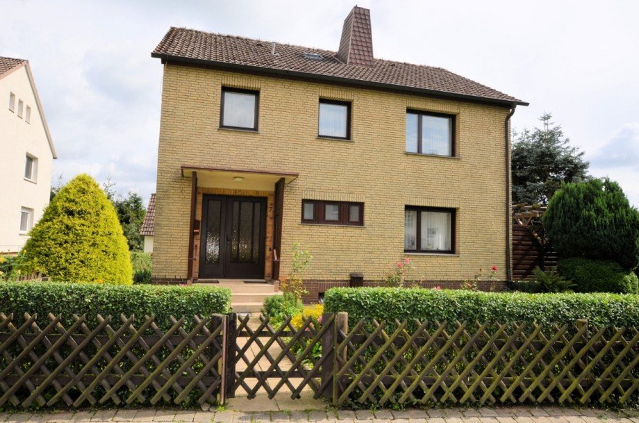 Nebengelass-Garage - Stadtoldendorf - Heise Immobilien Zweifamilienhaus Stadoldendorf