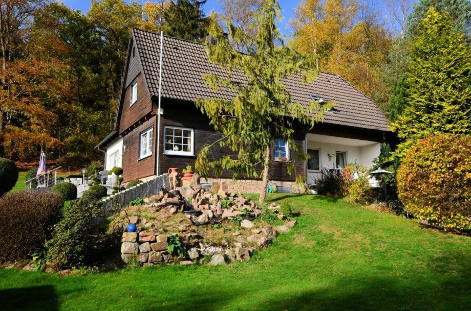 Heise Immobilien - Neuhaus - Ortsrandlage - www.immobilien-heise.de Einfamilienhaus Holzminden-Neuhaus