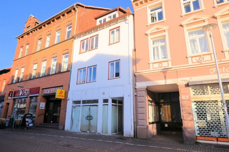 Heise Immobilien - Wohn- und Gesch�ftshaus - Innenstadt Reihenmittelhaus Holzminden