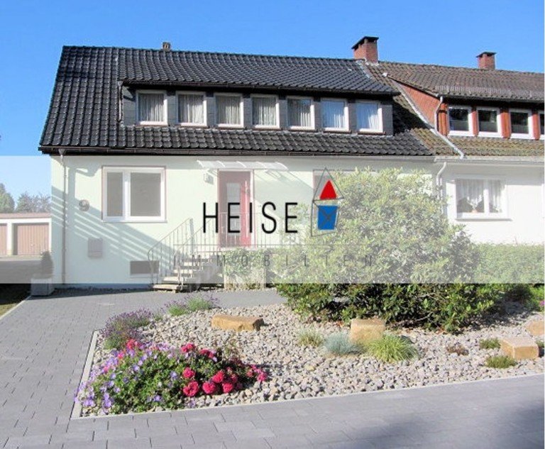Heise Immobilien - Wohnhaus im Solling - www.hochsolling.de Holzminden/Neuhaus - Ortsmitte Neuhaus im Solling Einfamilienhaus *** VERMIETET 2024 *** 1-Familienwohnhaus mit Garage in Neuhaus im Solling