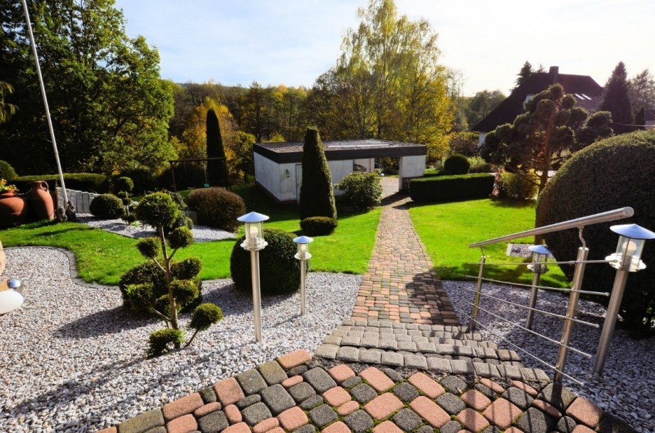 Heise Immobilien - Neuhaus - Ortsrandlage - www.immobilien-heise.de Einfamilienhaus Holzminden-Neuhaus