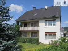 Heise Immobilien - 3-Familienwohnhaus in Scharfoldendorf ** VERKAUFT 2022 ** Gepflegtes 3 Familienwohnhaus mit Doppelgarage in ruhiger Wohnlage - leerstehend