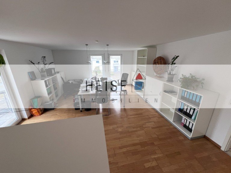 Büroräume in Holzminden, Bülte zu vermieten* Fläche: ca. 172 m²* I. Obergeschoss* 4 Zimmer, Küche, Bad, Dachterrasse ...